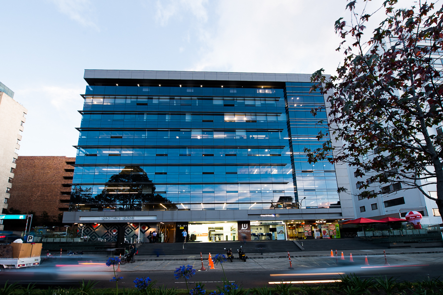 YACARE EDIFICIO UNIVERSA