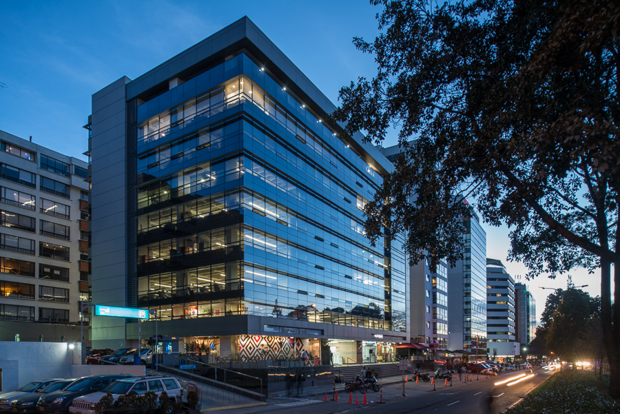 YACARE EDIFICIO UNIVERSA