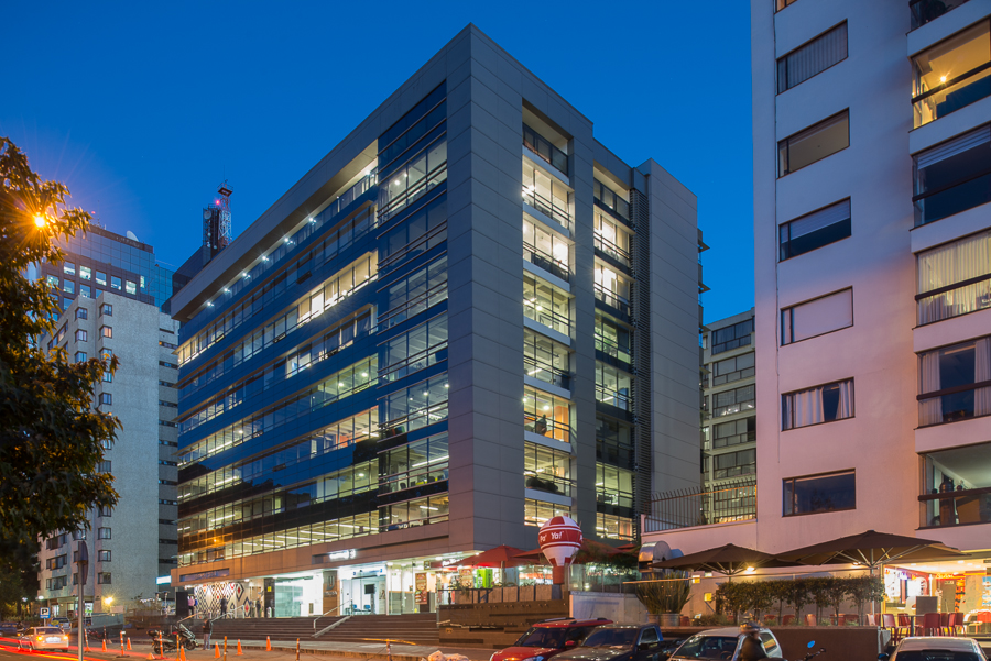 YACARE EDIFICIO UNIVERSA
