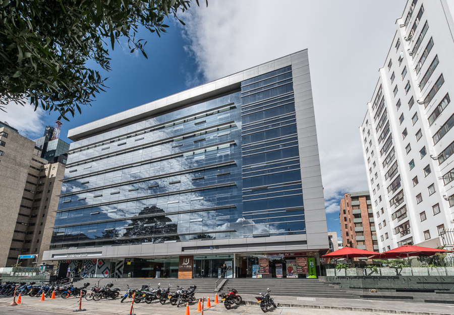 YACARE EDIFICIO UNIVERSA